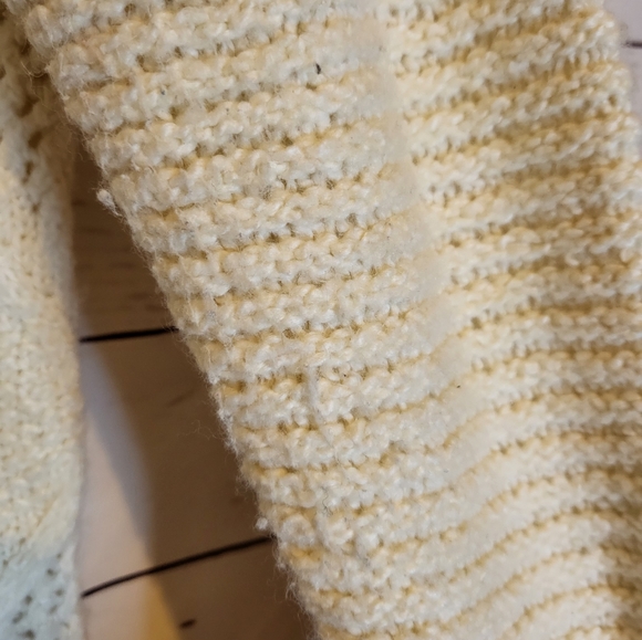 Cream American Eagle Outfitters Knitted Sweater size Small - Picture 7 of 7